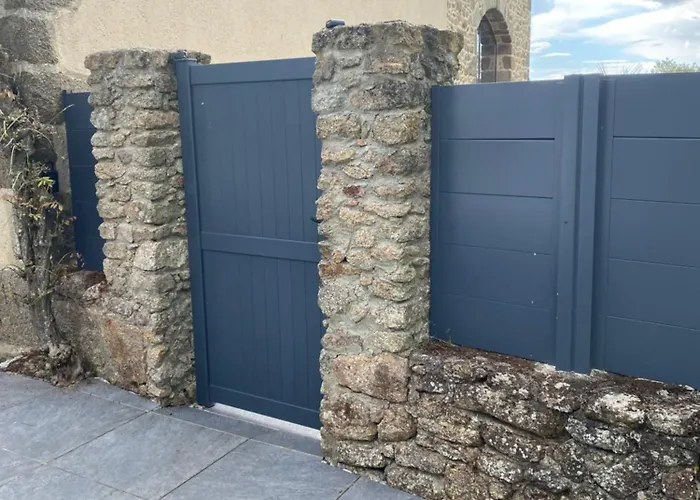 Entierement Renove Bord De Sevre *